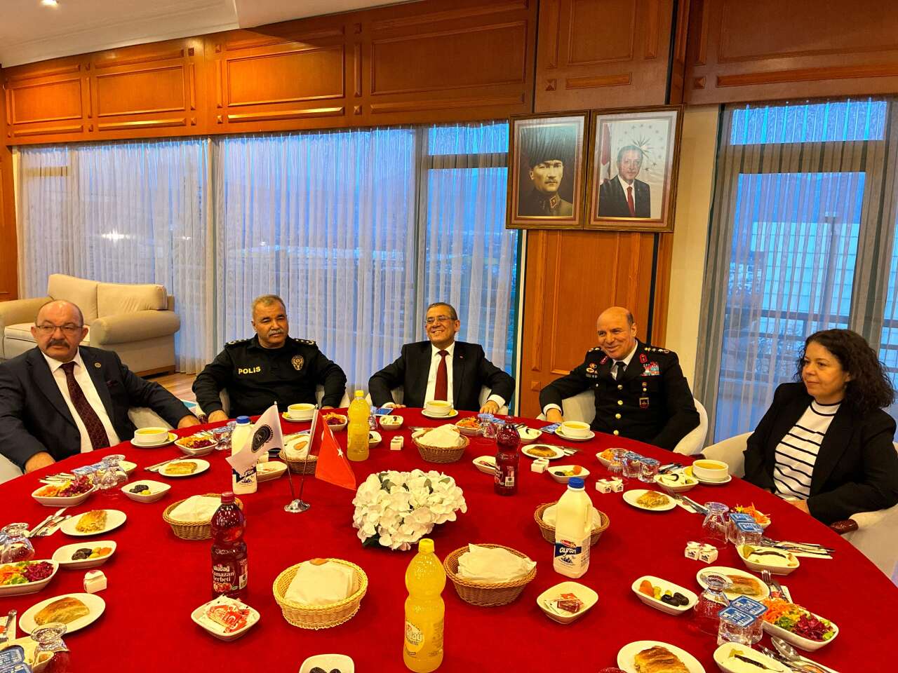 EMŞAV’dan Görkemli İftar Yemeği 26